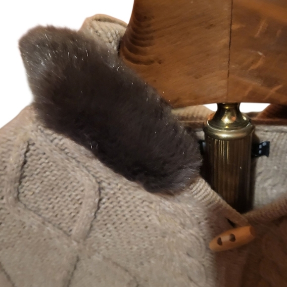 Carole Little Camel Cable Knit Hooded Faux Fur Wool Cardigan Sweater Size Medium - Picture 6 of 6